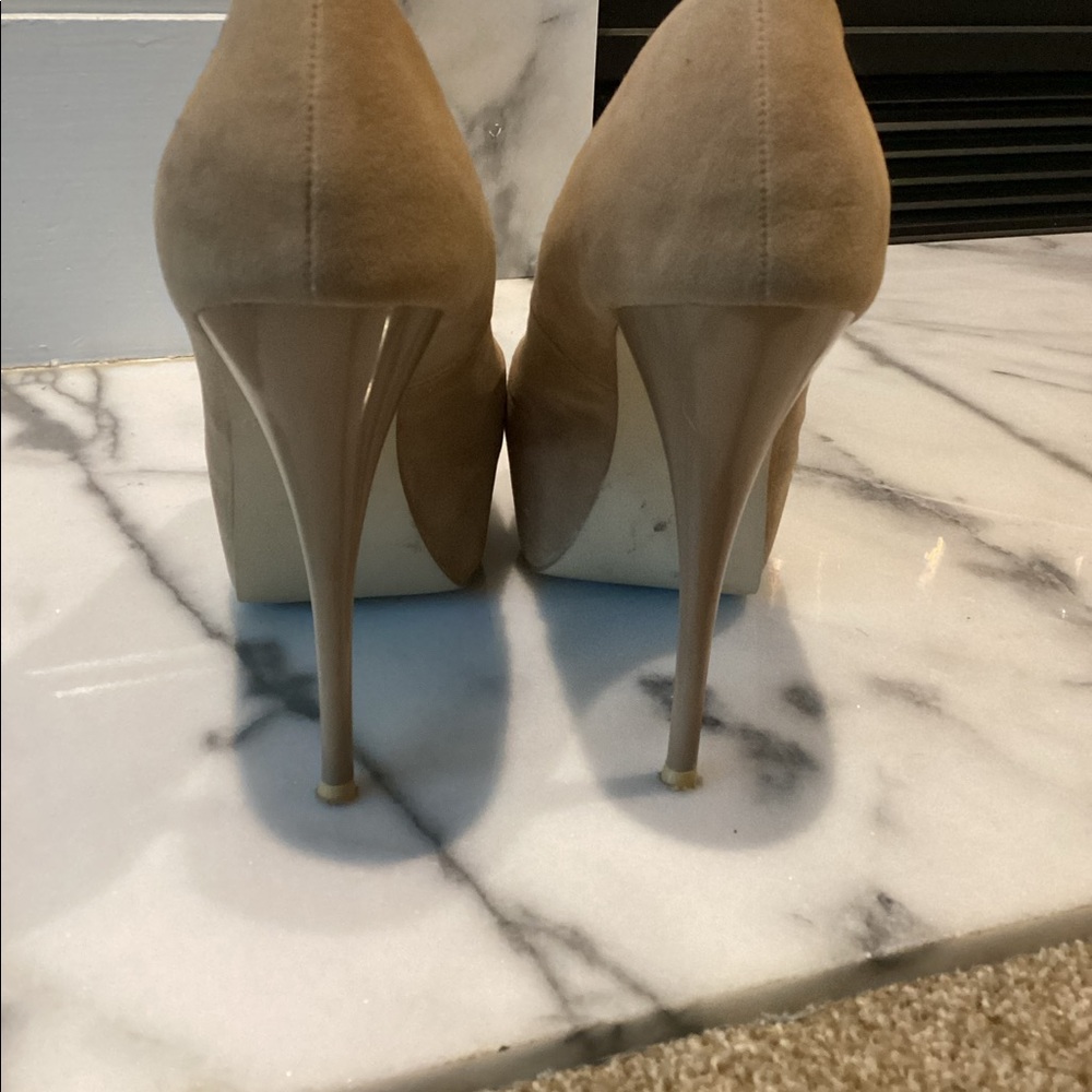 Platform heels - Picture 3 of 3